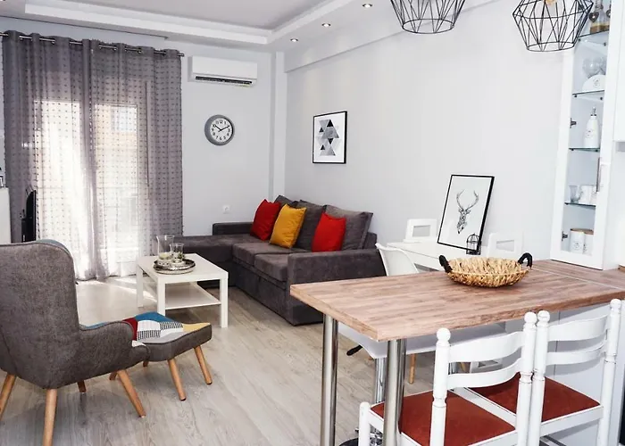 Cozy Home In Thessaloniki Center