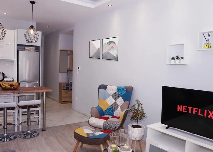 Cozy Home In Thessaloniki Center